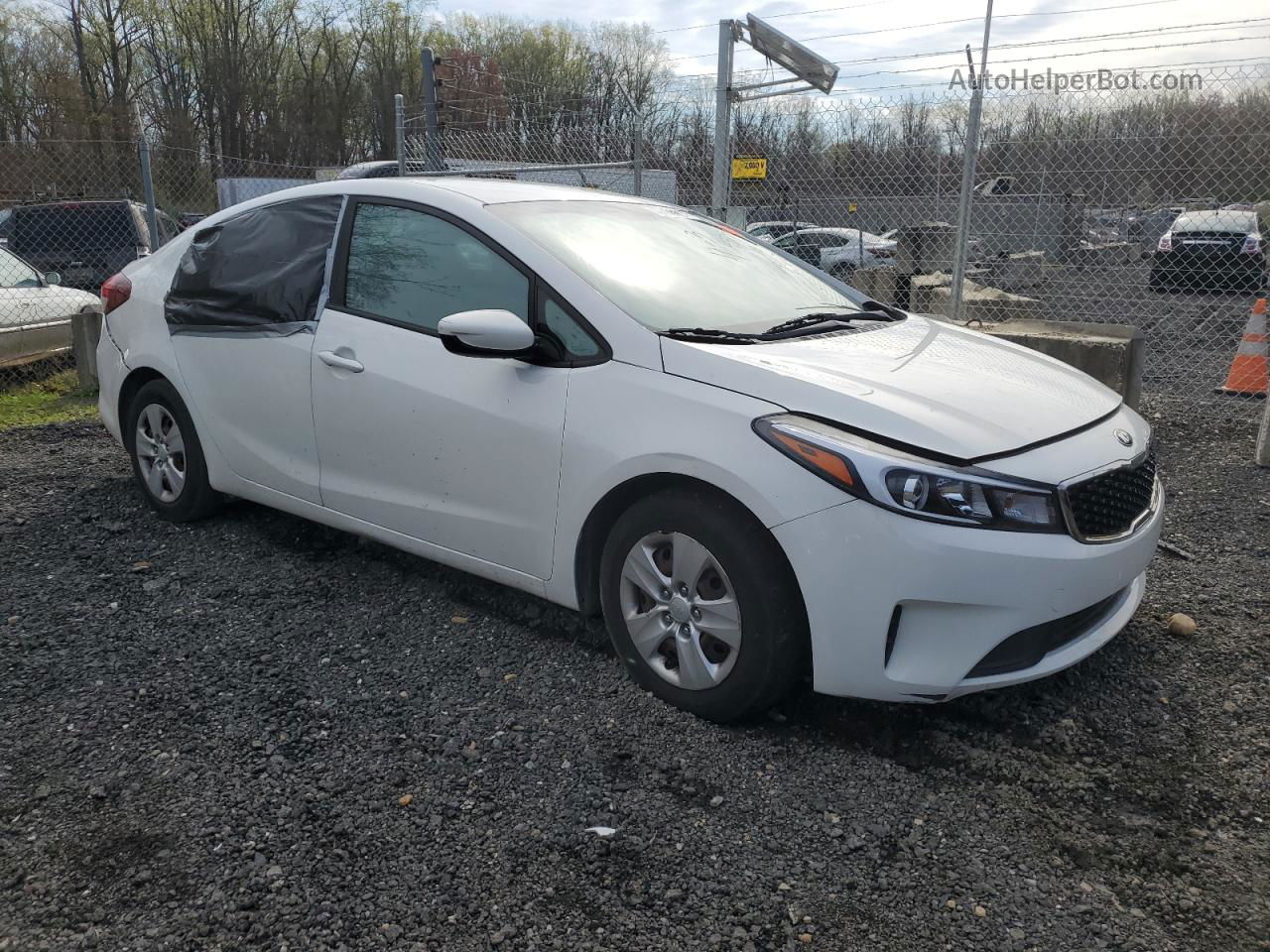 2017 Kia Forte Lx White vin: 3KPFK4A76HE086733