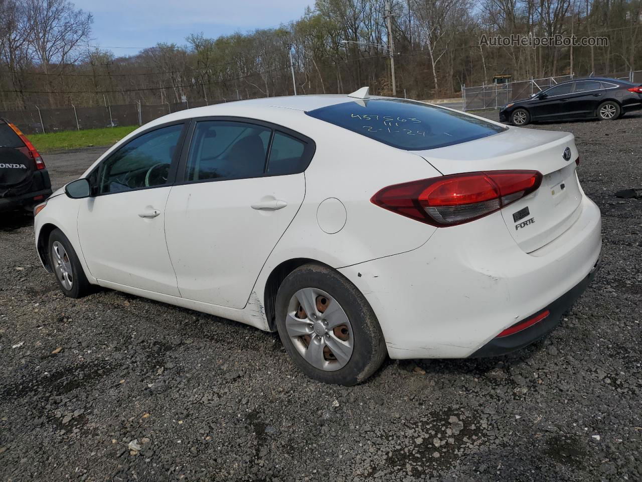 2017 Kia Forte Lx White vin: 3KPFK4A76HE086733