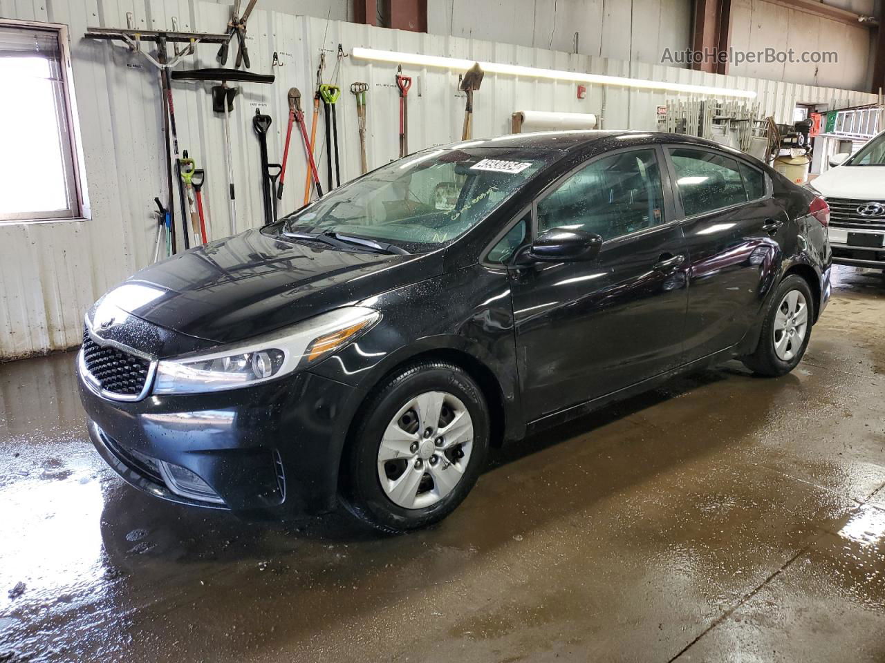 2018 Kia Forte Lx Черный vin: 3KPFK4A76JE165440