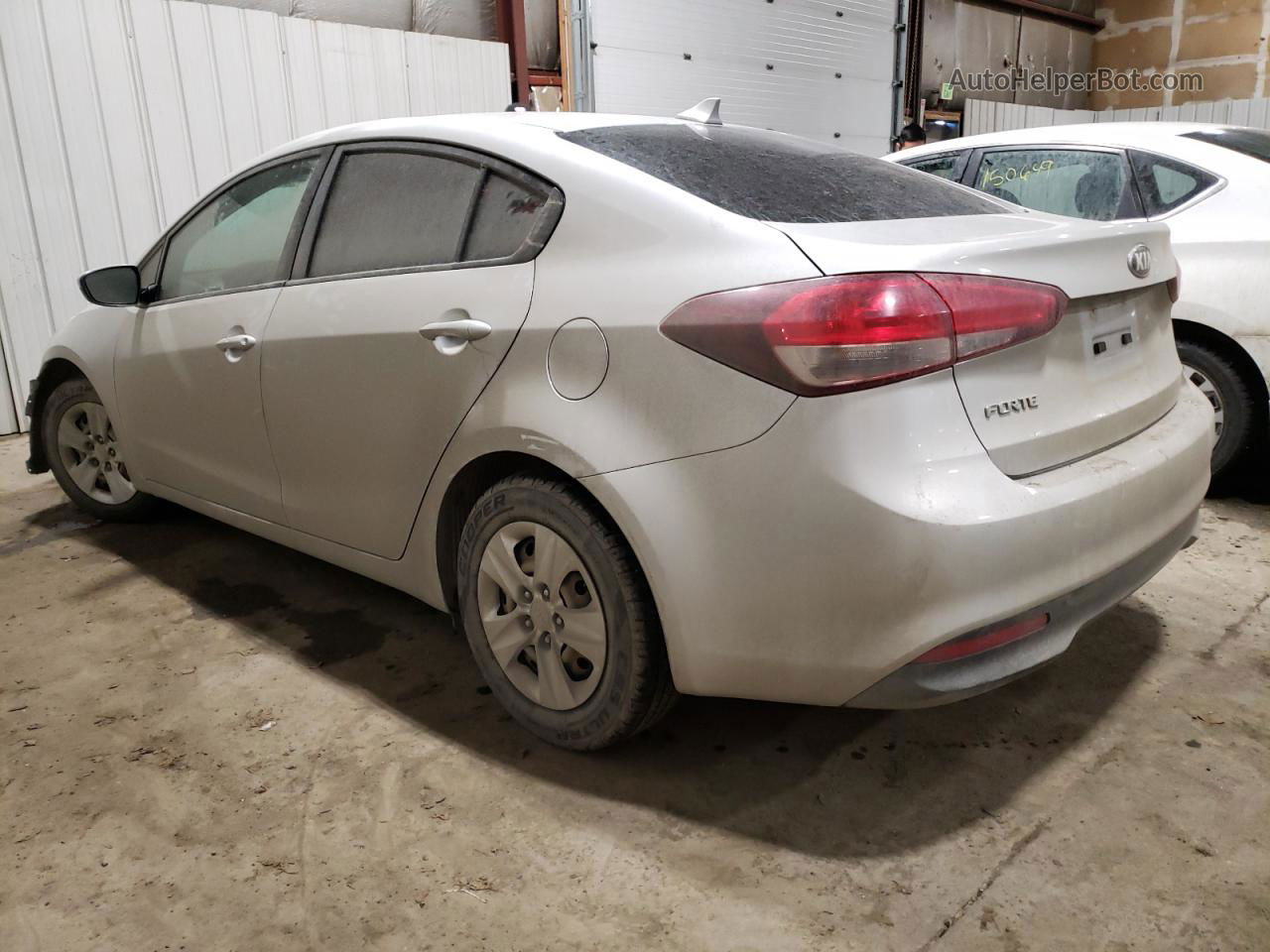 2018 Kia Forte Lx Silver vin: 3KPFK4A76JE191200