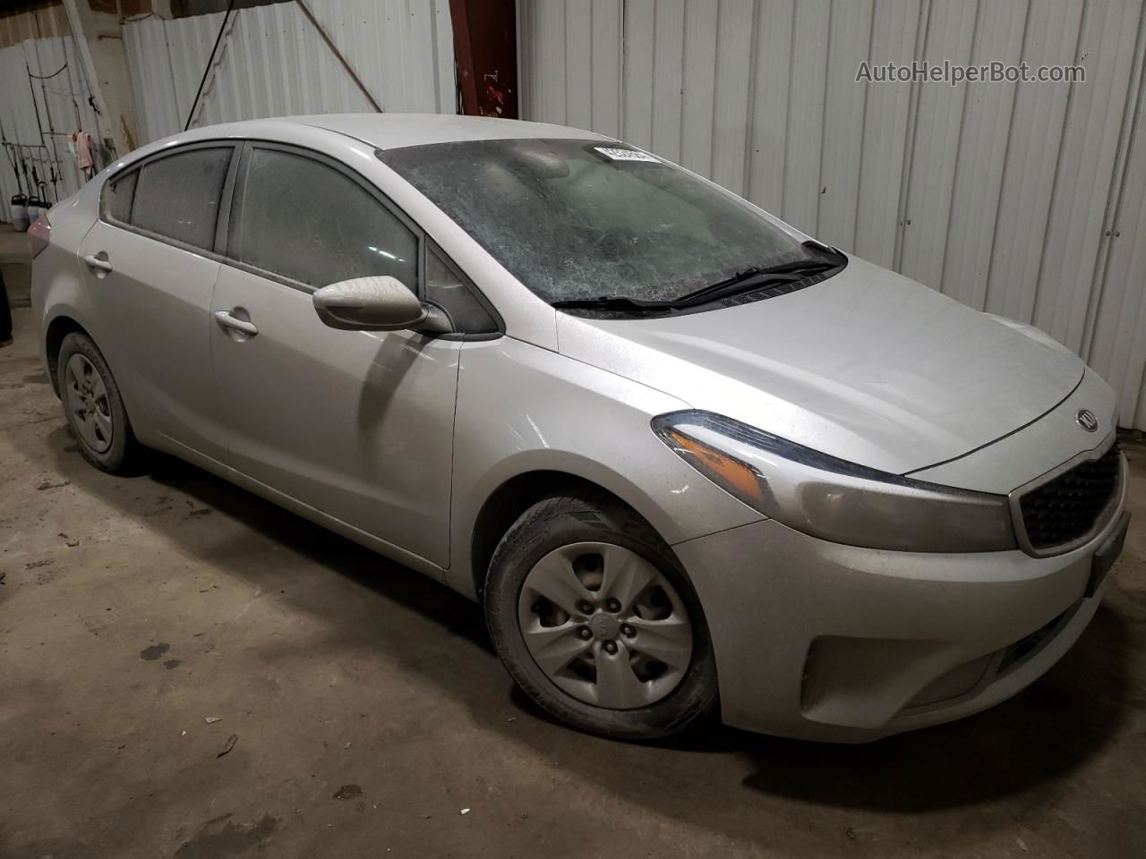 2018 Kia Forte Lx Silver vin: 3KPFK4A76JE191200