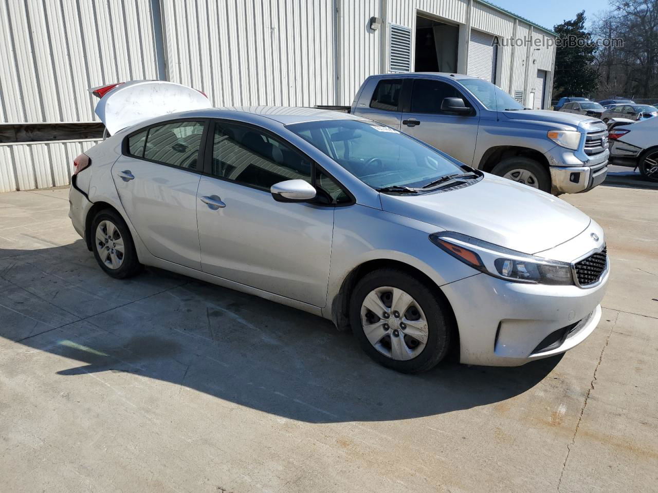 2018 Kia Forte Lx Серебряный vin: 3KPFK4A76JE215737