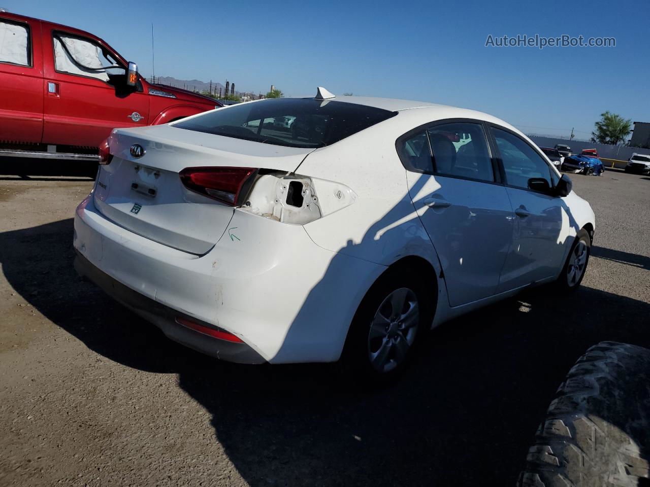 2018 Kia Forte Lx Белый vin: 3KPFK4A76JE218976