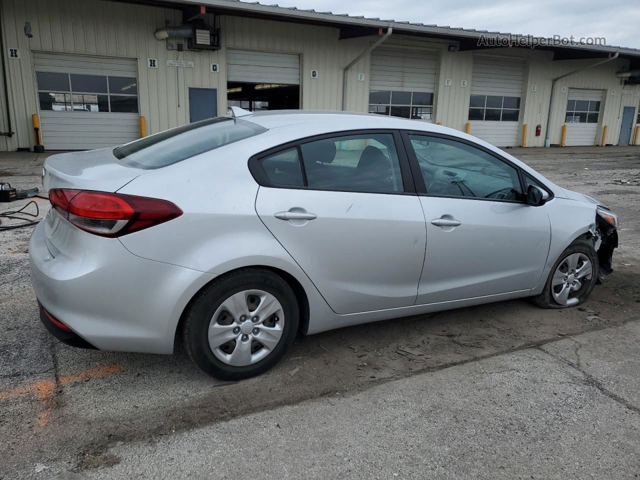 2018 Kia Forte Lx Silver vin: 3KPFK4A76JE246986