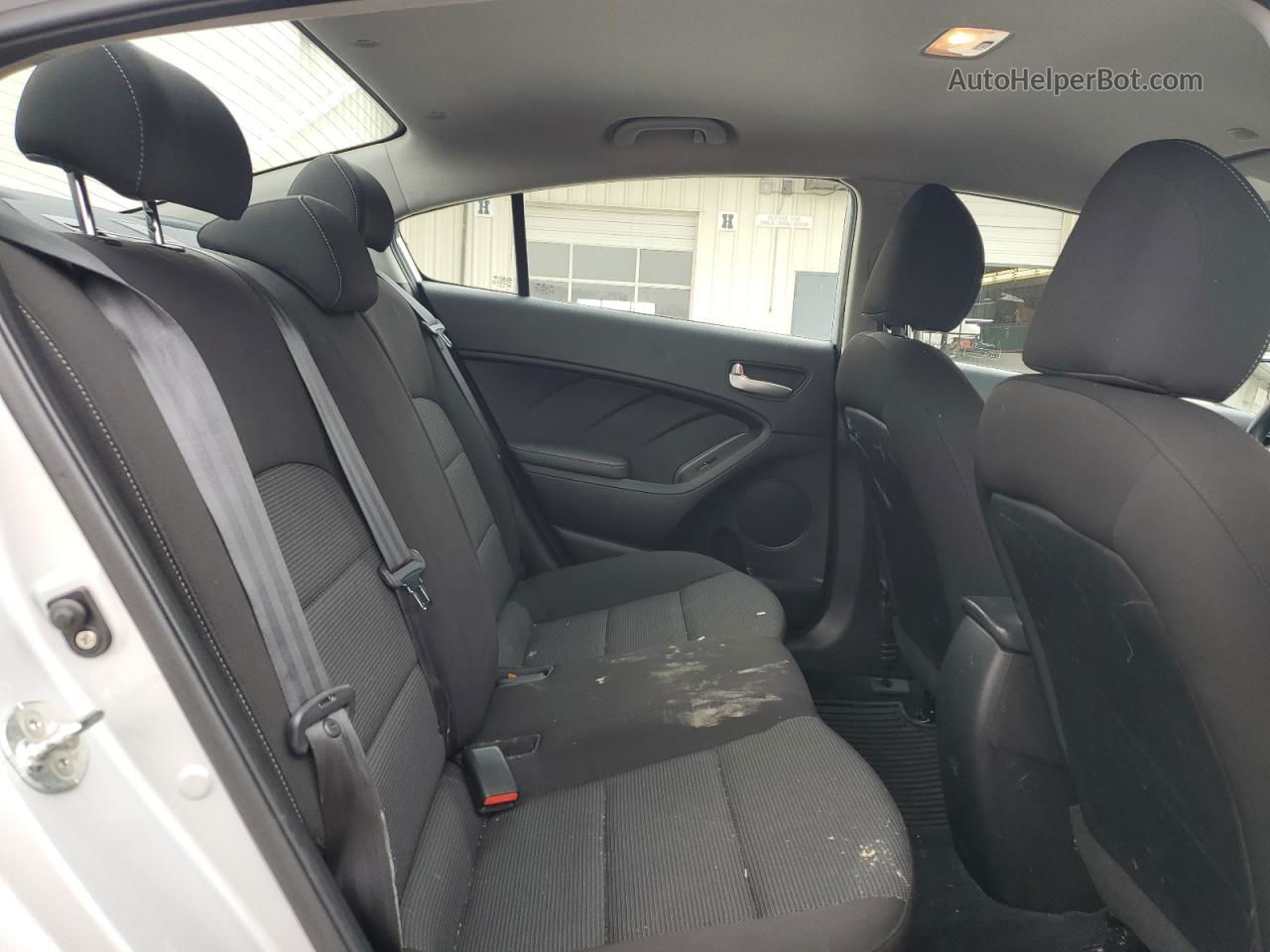 2018 Kia Forte Lx Silver vin: 3KPFK4A76JE246986