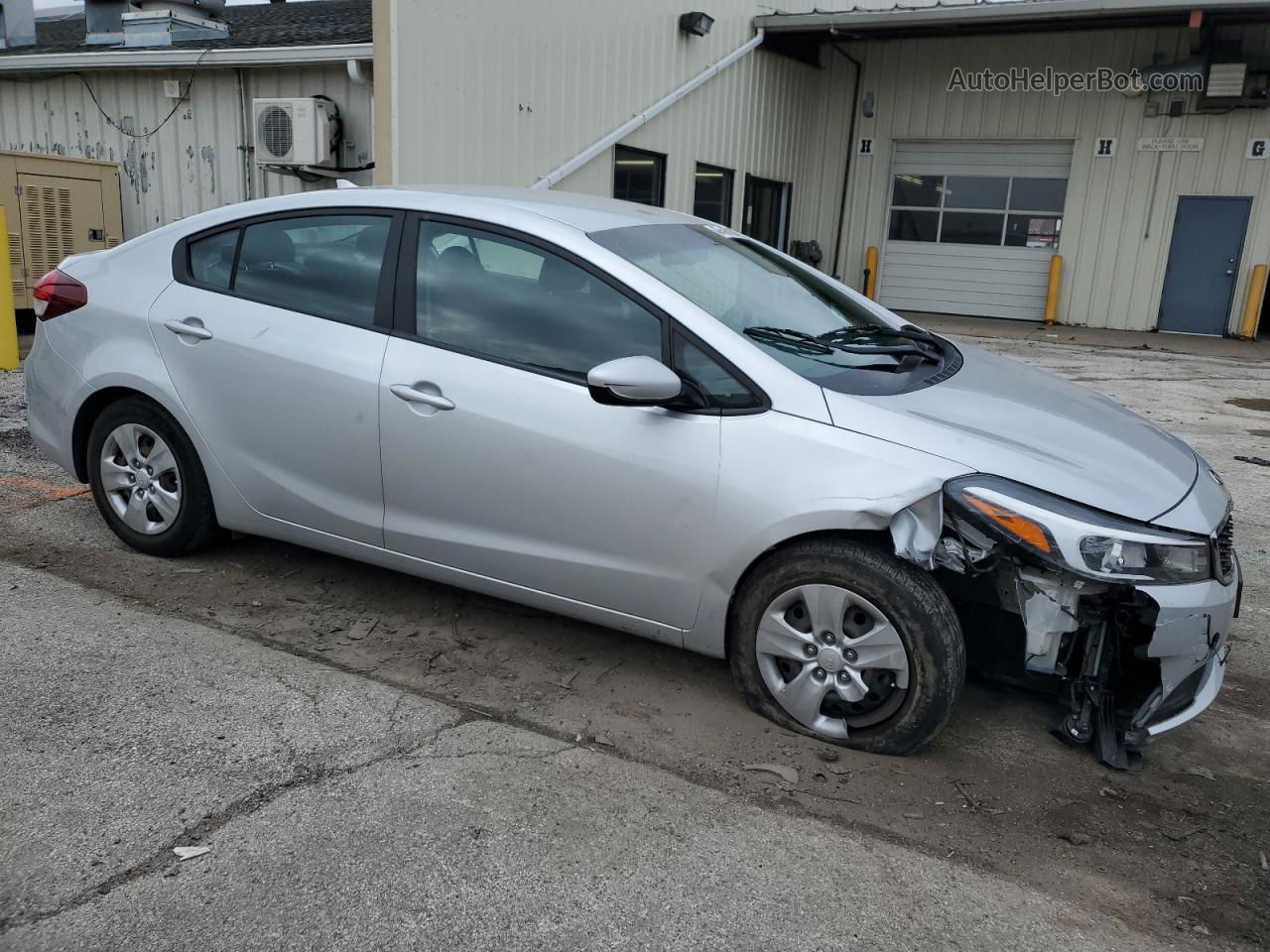 2018 Kia Forte Lx Silver vin: 3KPFK4A76JE246986