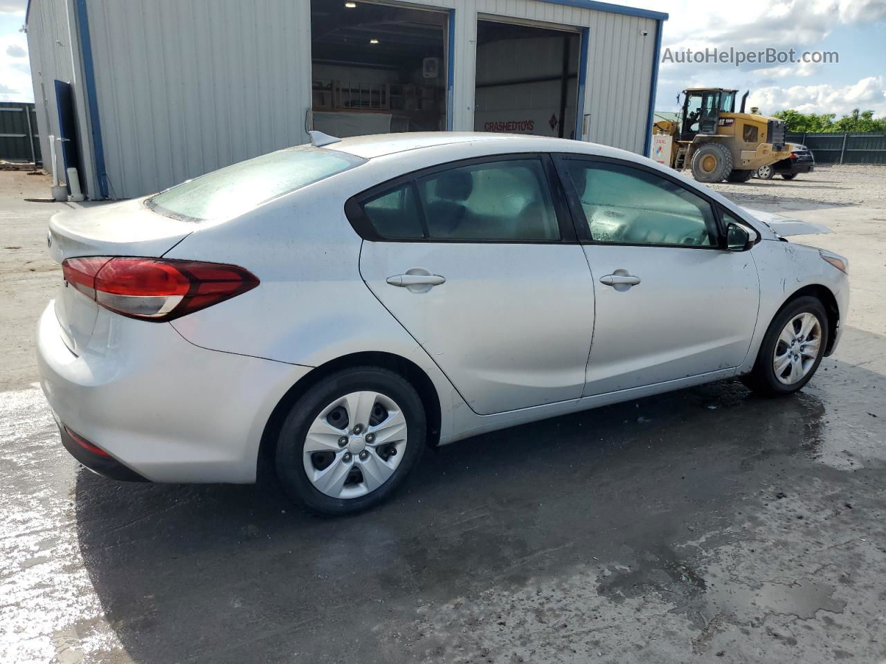 2018 Kia Forte Lx Серебряный vin: 3KPFK4A76JE262055