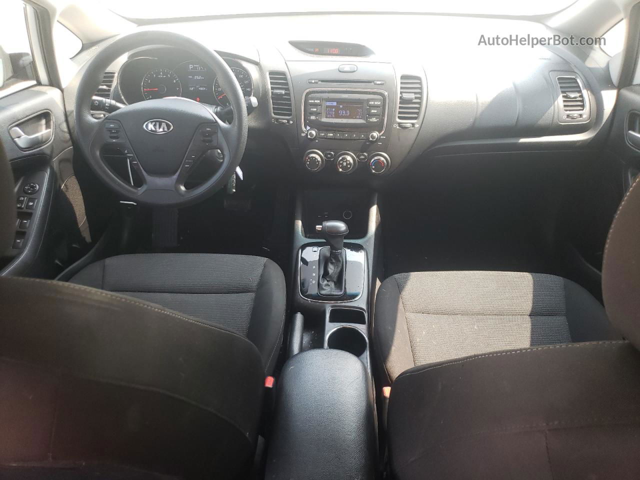 2017 Kia Forte Lx Белый vin: 3KPFK4A77HE089270