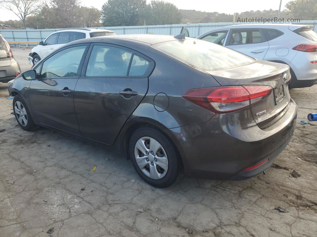 2018 Kia Forte Lx Серый vin: 3KPFK4A77JE221711