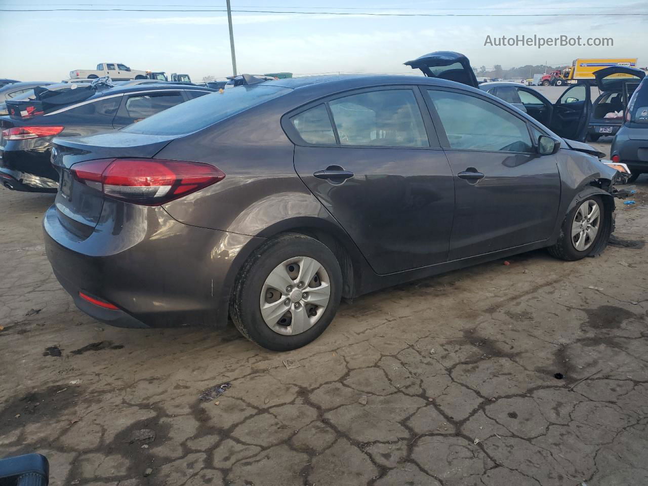 2018 Kia Forte Lx Серый vin: 3KPFK4A77JE221711