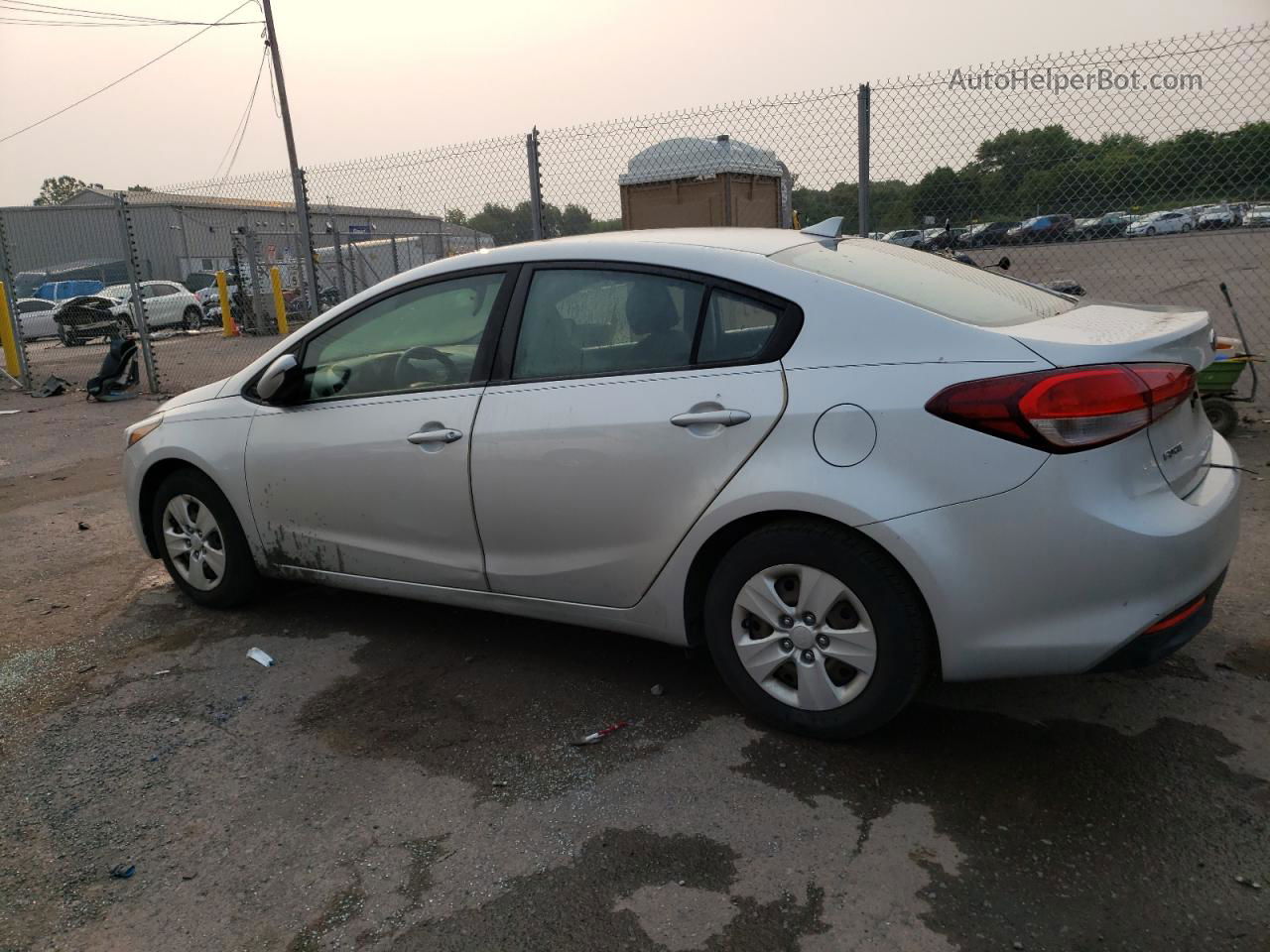 2017 Kia Forte Lx Silver vin: 3KPFK4A78HE036142