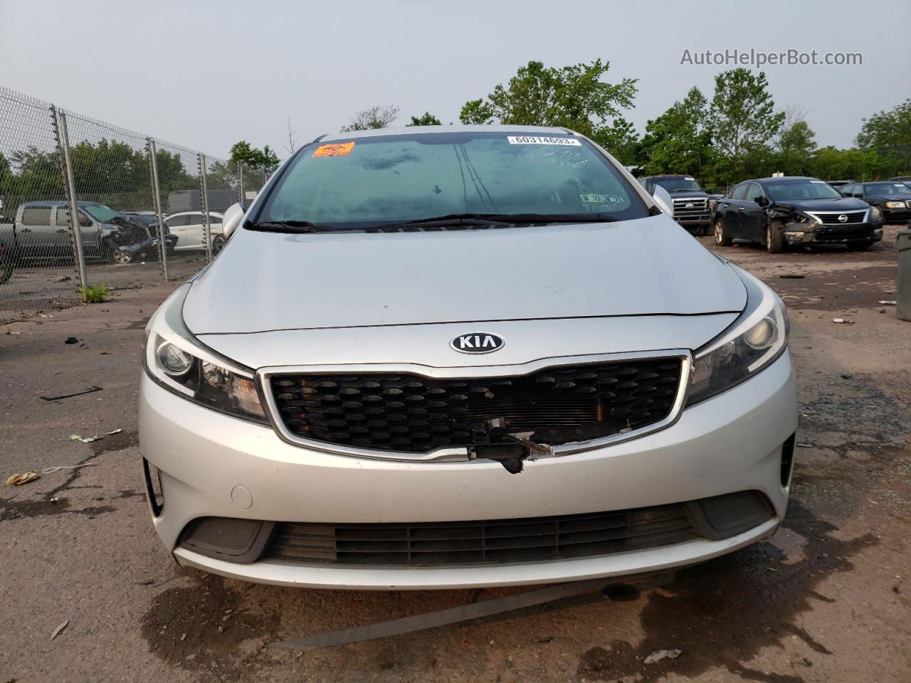 2017 Kia Forte Lx Silver vin: 3KPFK4A78HE036142