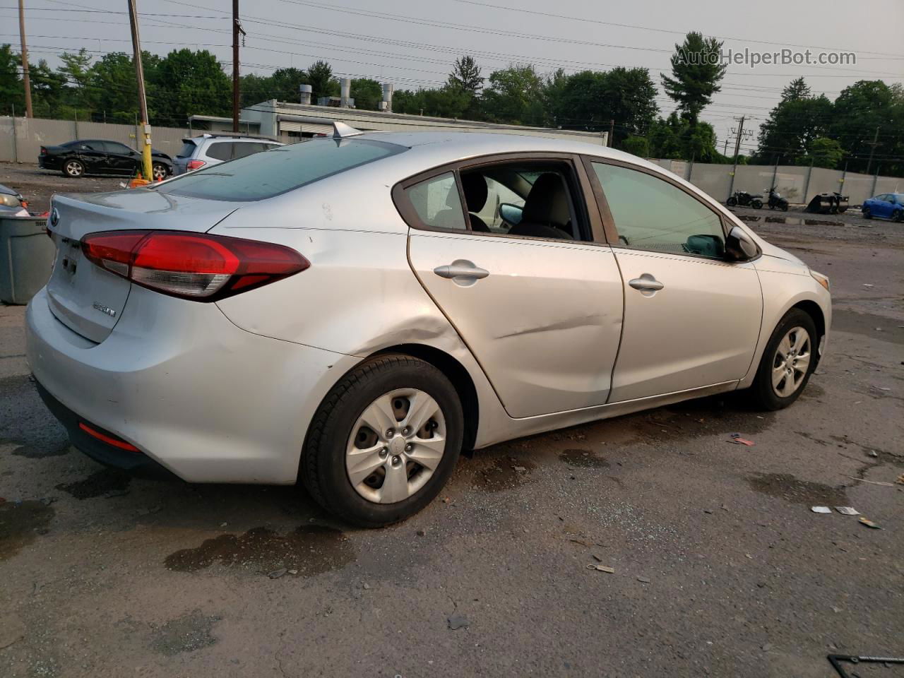 2017 Kia Forte Lx Silver vin: 3KPFK4A78HE036142