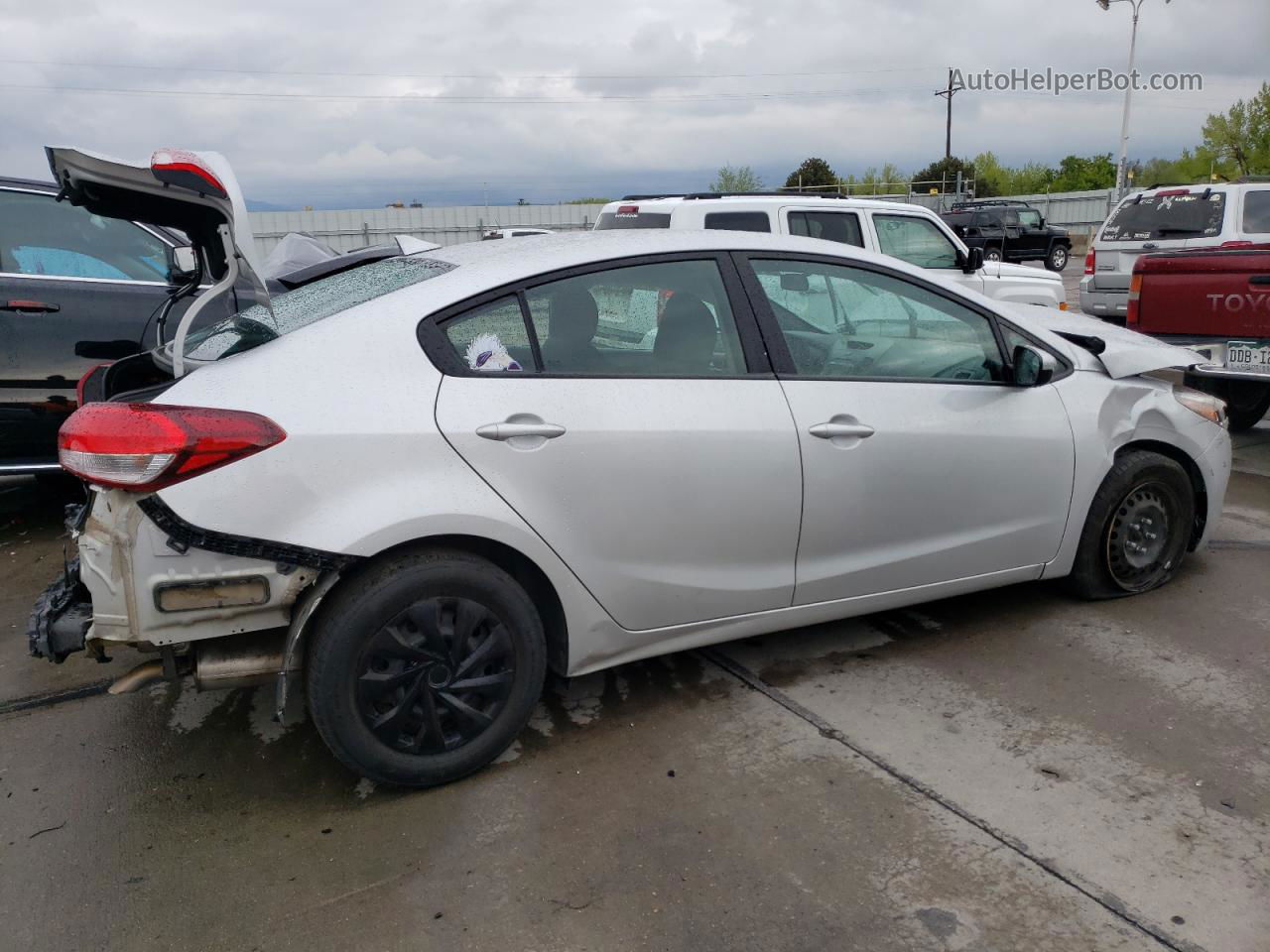 2017 Kia Forte Lx Silver vin: 3KPFK4A78HE043737