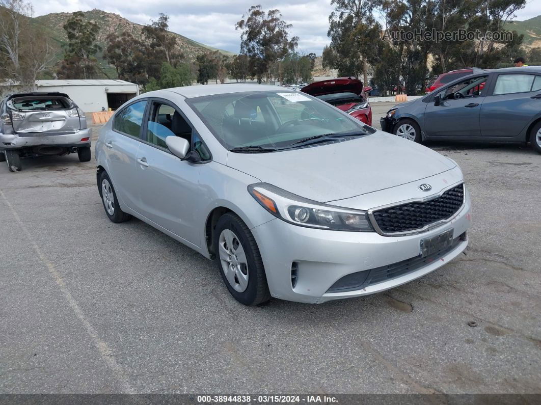 2017 Kia Forte Lx Серебряный vin: 3KPFK4A78HE095465