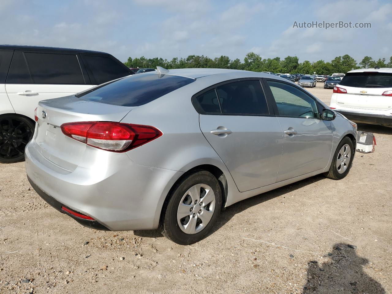 2017 Kia Forte Lx Silver vin: 3KPFK4A78HE152201