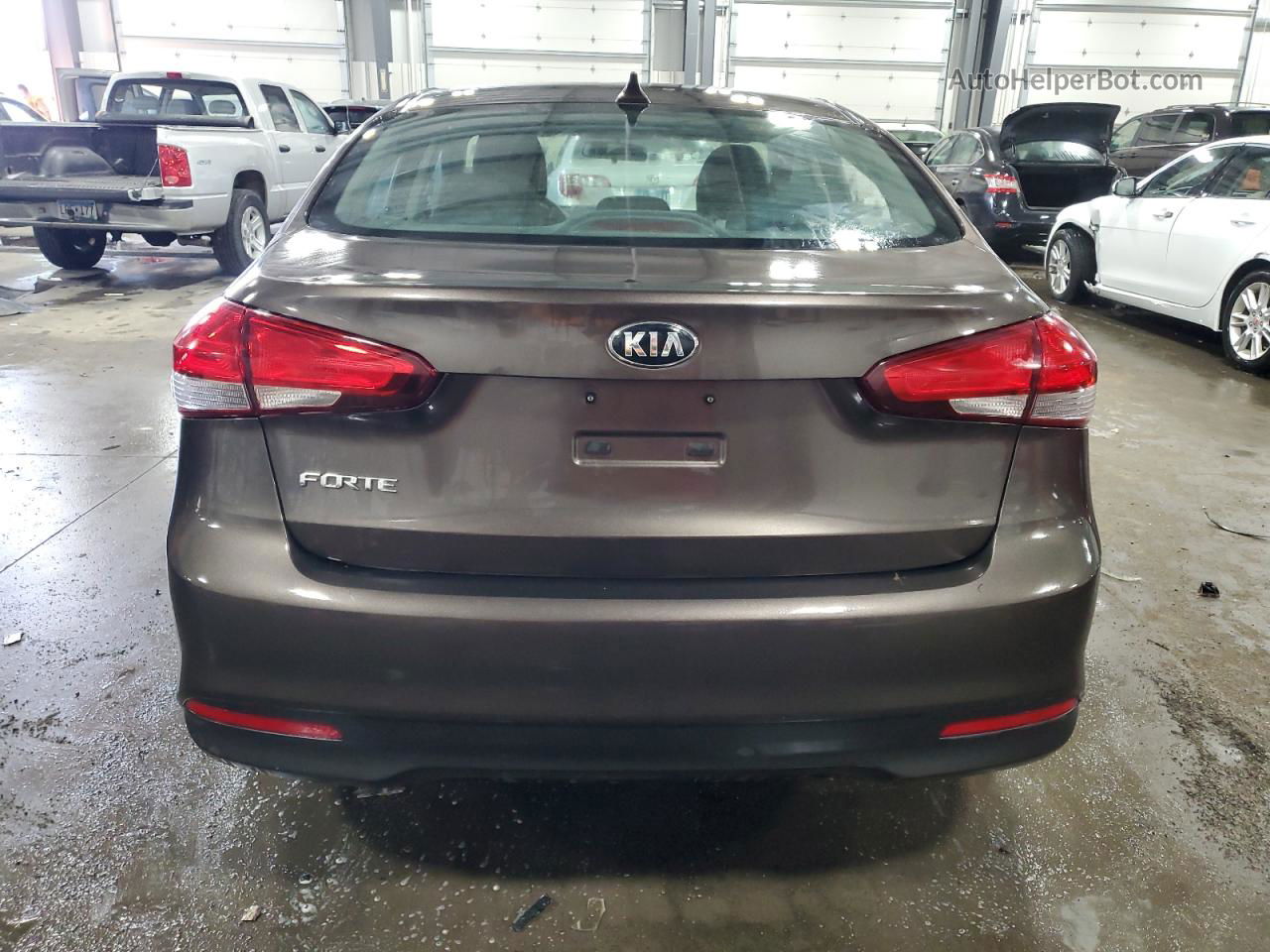 2017 Kia Forte Lx Brown vin: 3KPFK4A78HE157589