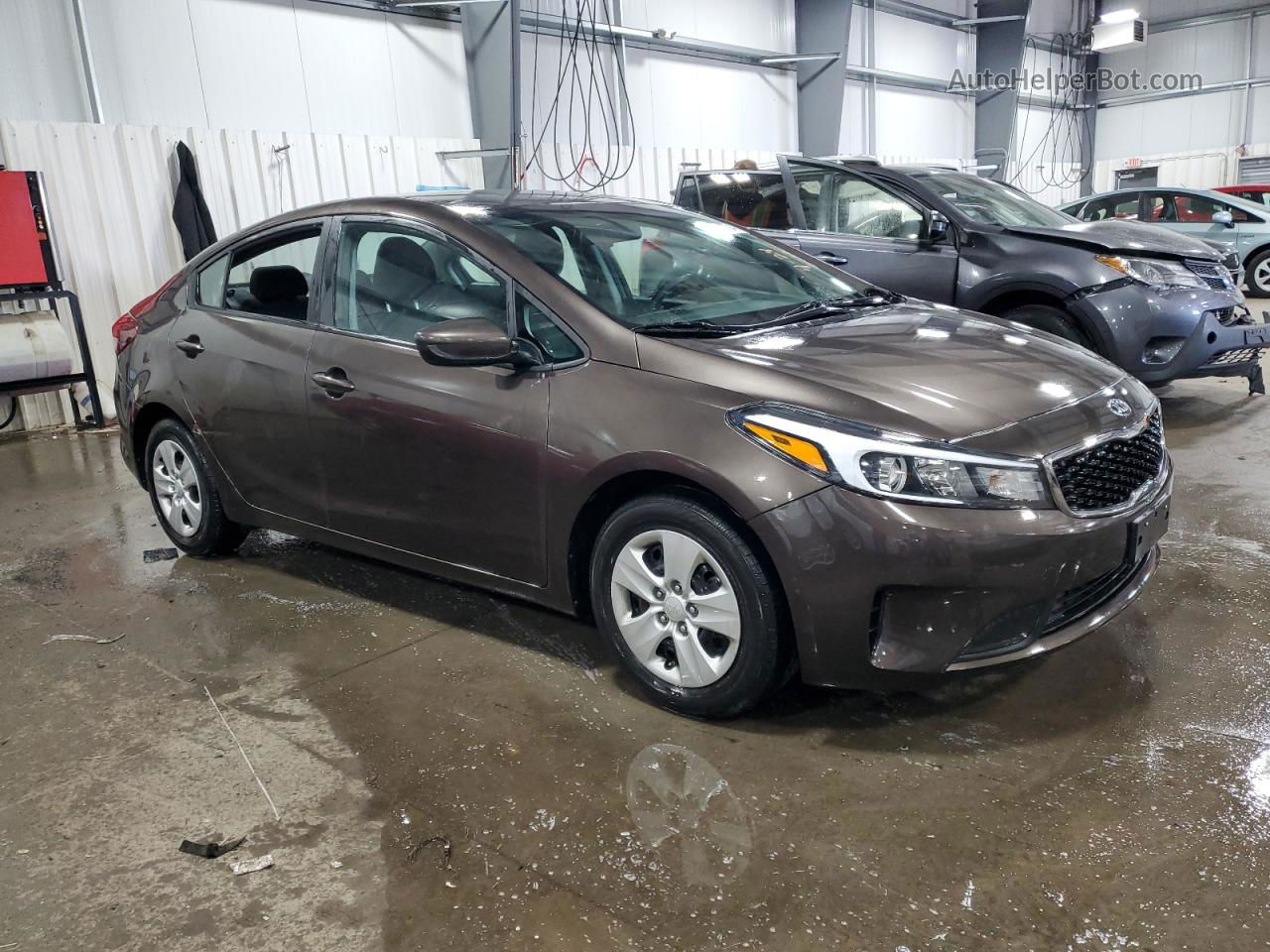 2017 Kia Forte Lx Коричневый vin: 3KPFK4A78HE157589