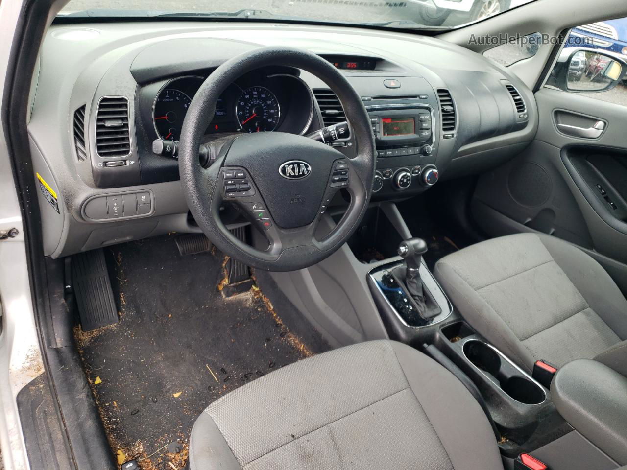 2018 Kia Forte Lx Silver vin: 3KPFK4A78JE188928