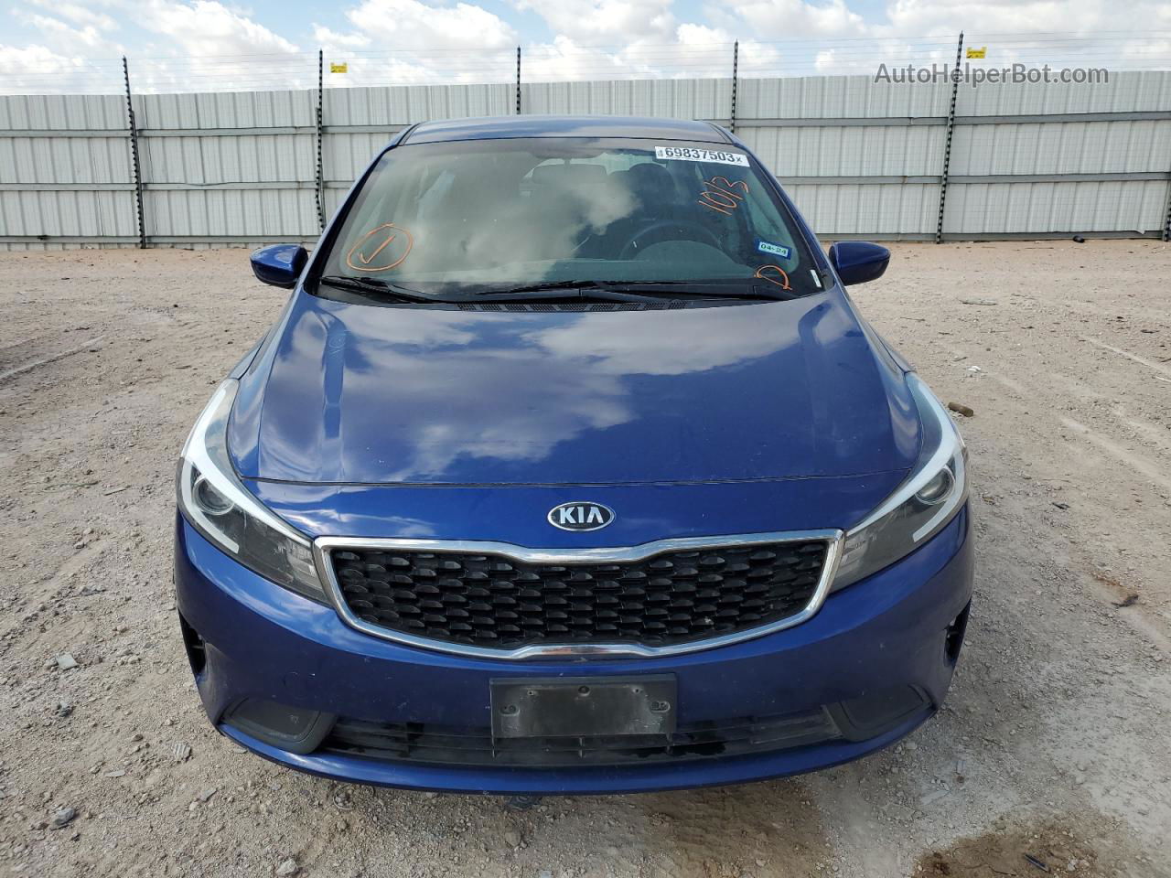 2018 Kia Forte Lx Blue vin: 3KPFK4A78JE254703