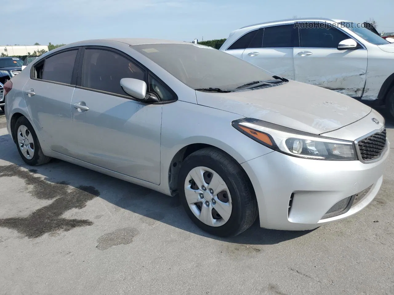 2017 Kia Forte Lx Silver vin: 3KPFK4A79HE014635