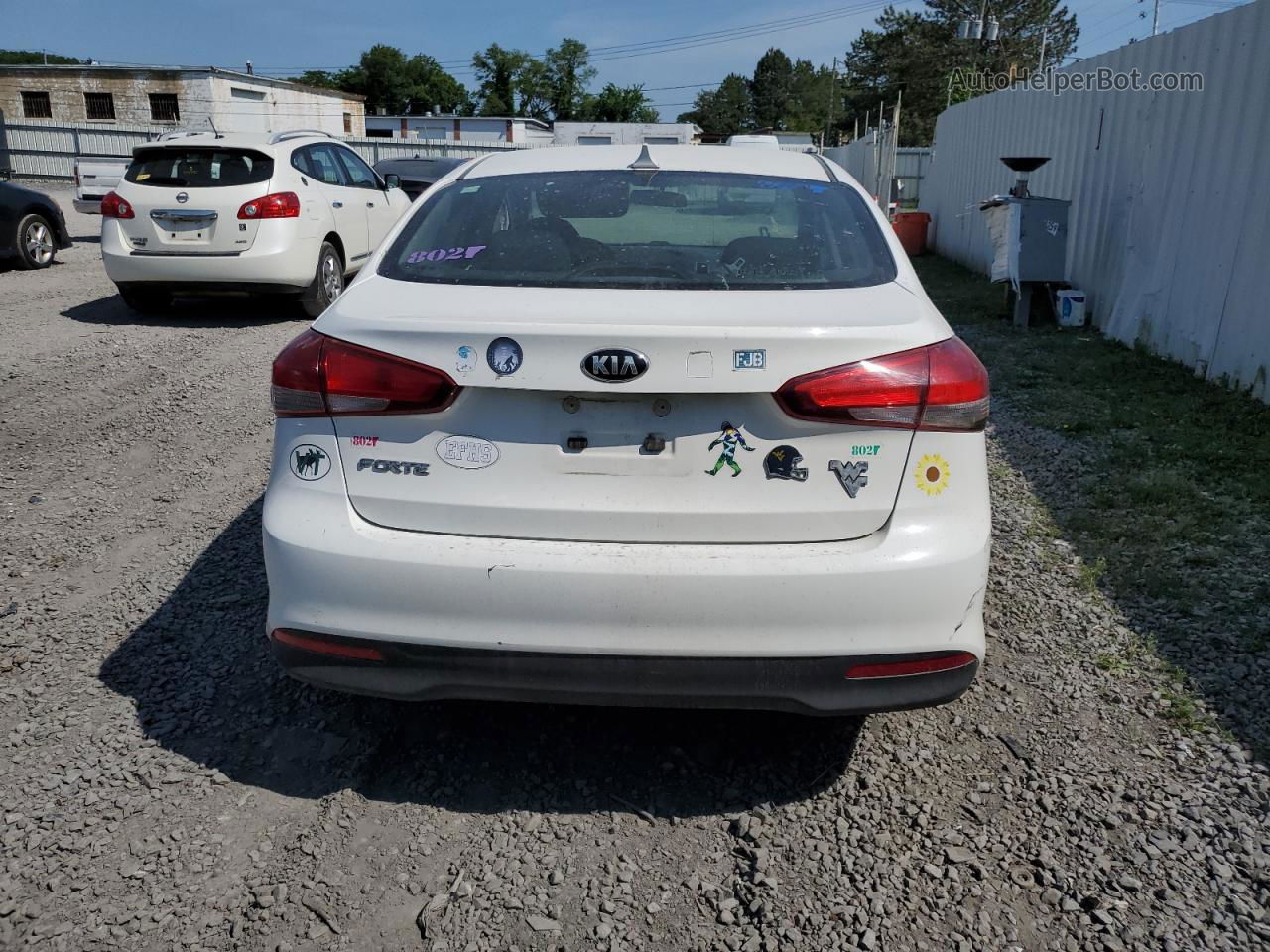 2017 Kia Forte Lx White vin: 3KPFK4A79HE075970