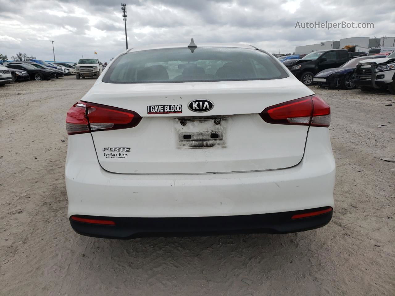 2017 Kia Forte Lx White vin: 3KPFK4A79HE099296