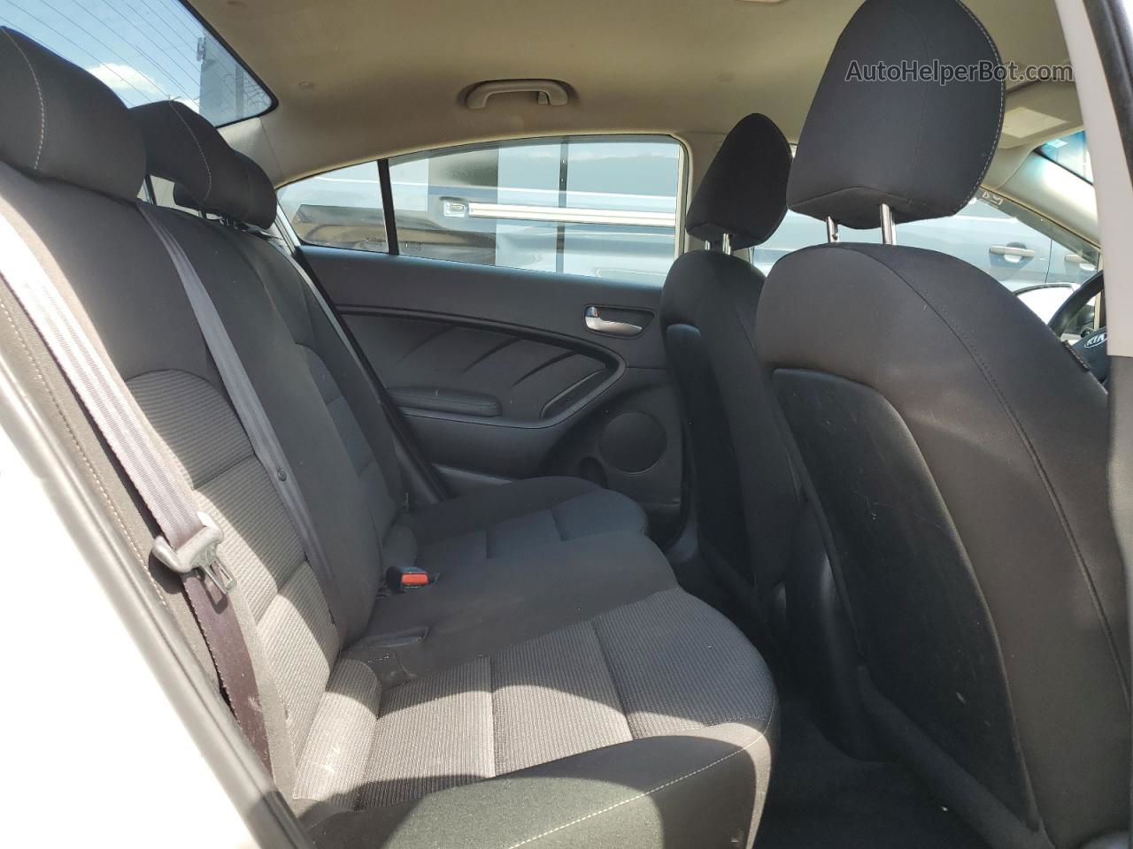 2017 Kia Forte Lx Серебряный vin: 3KPFK4A79HE112158