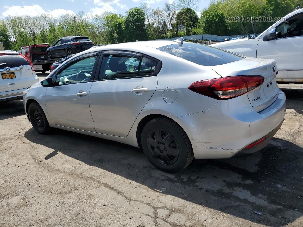 2017 Kia Forte Lx Silver vin: 3KPFK4A79HE112158