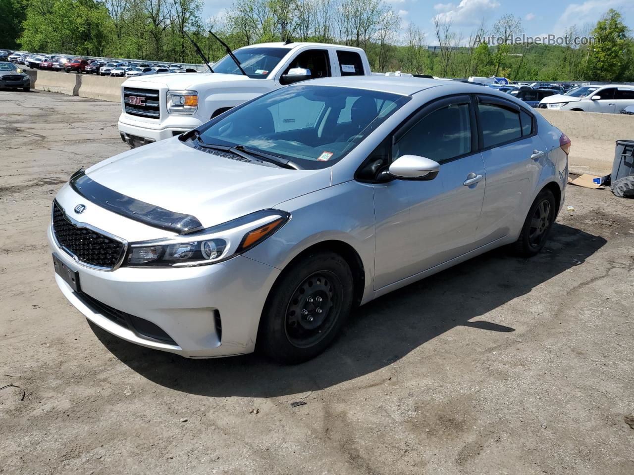 2017 Kia Forte Lx Silver vin: 3KPFK4A79HE112158