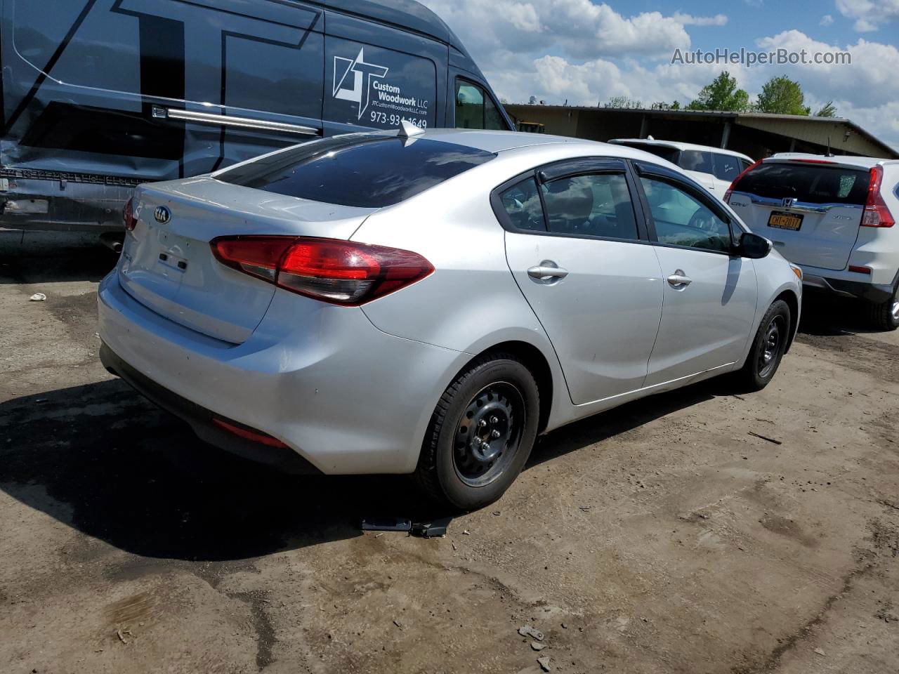 2017 Kia Forte Lx Silver vin: 3KPFK4A79HE112158