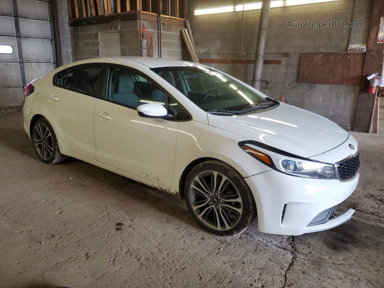 2018 Kia Forte Lx White vin: 3KPFK4A79JE168753