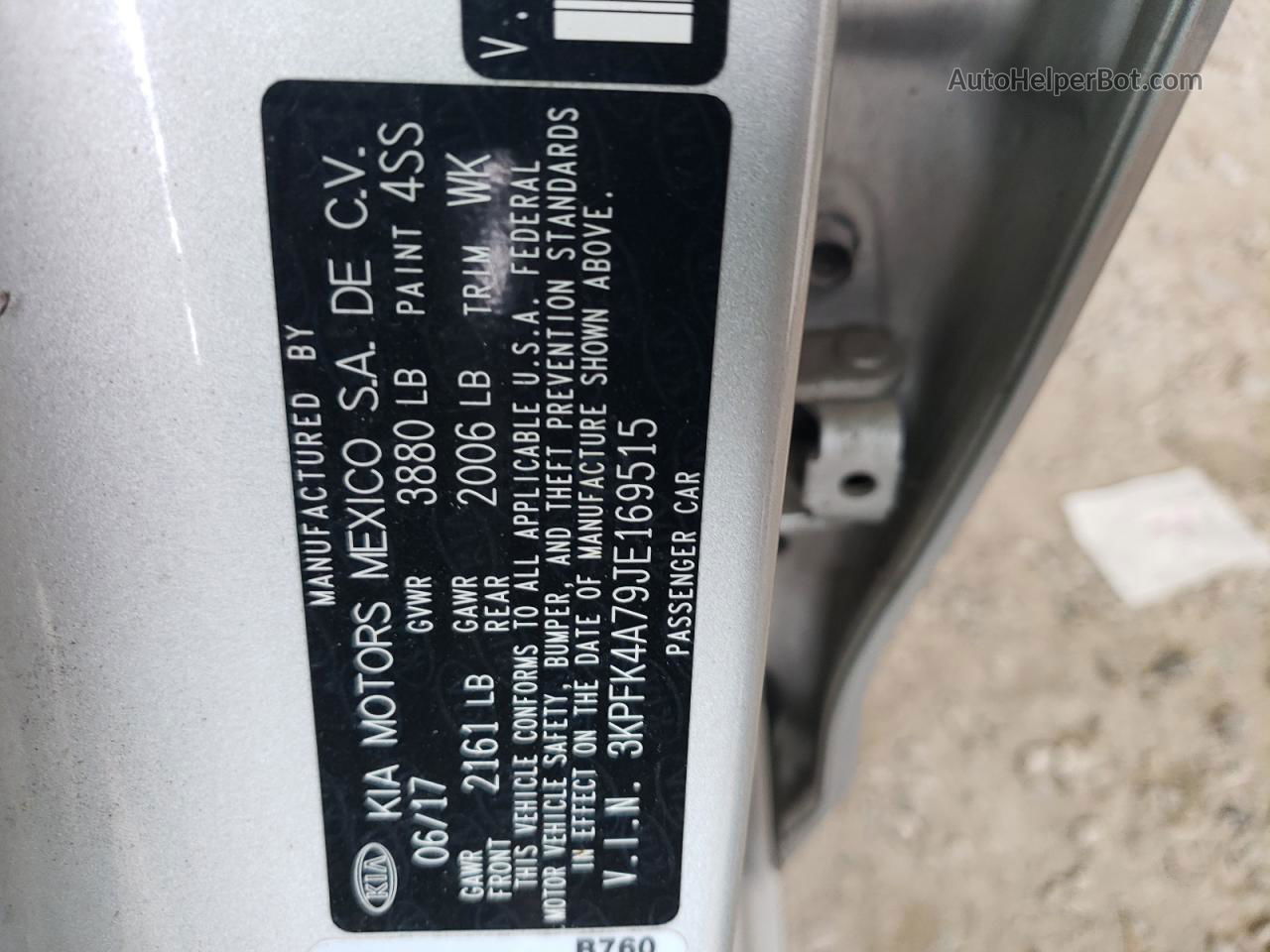 2018 Kia Forte Lx Silver vin: 3KPFK4A79JE169515