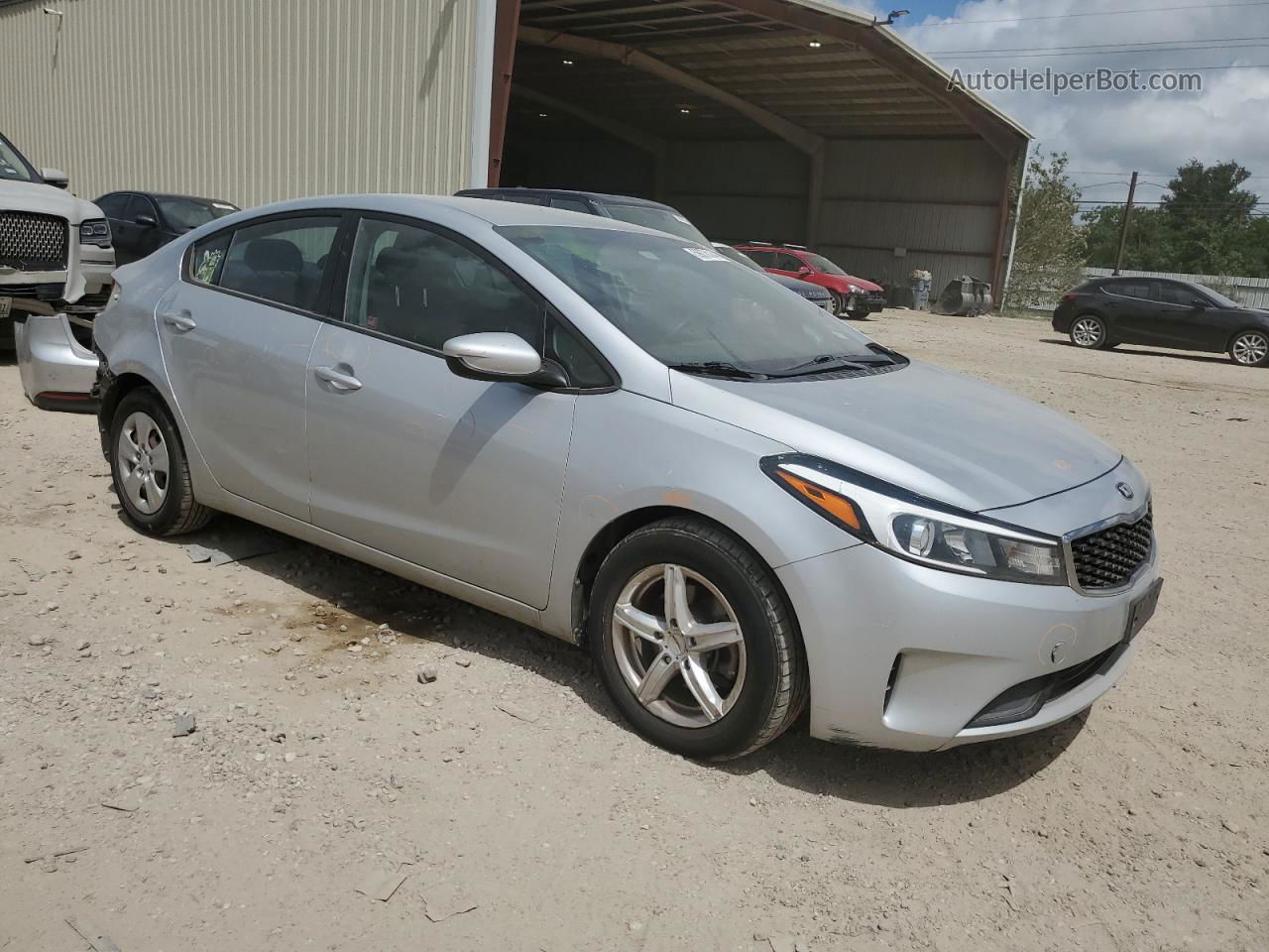 2018 Kia Forte Lx Серебряный vin: 3KPFK4A79JE170048