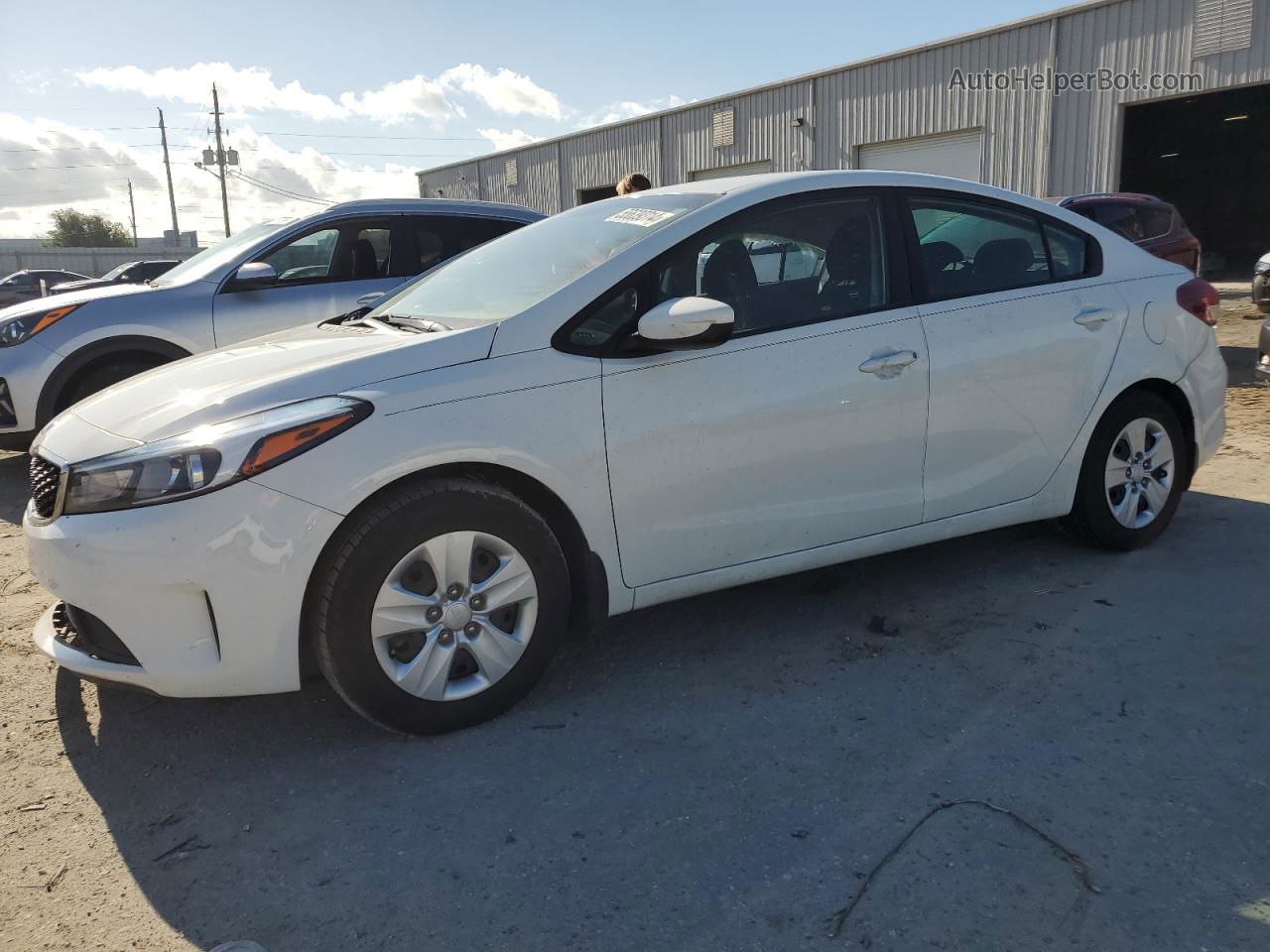 2018 Kia Forte Lx White vin: 3KPFK4A79JE213836