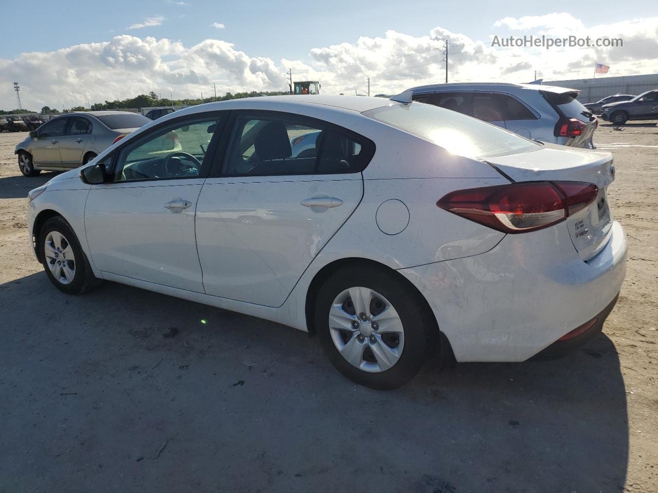 2018 Kia Forte Lx White vin: 3KPFK4A79JE213836