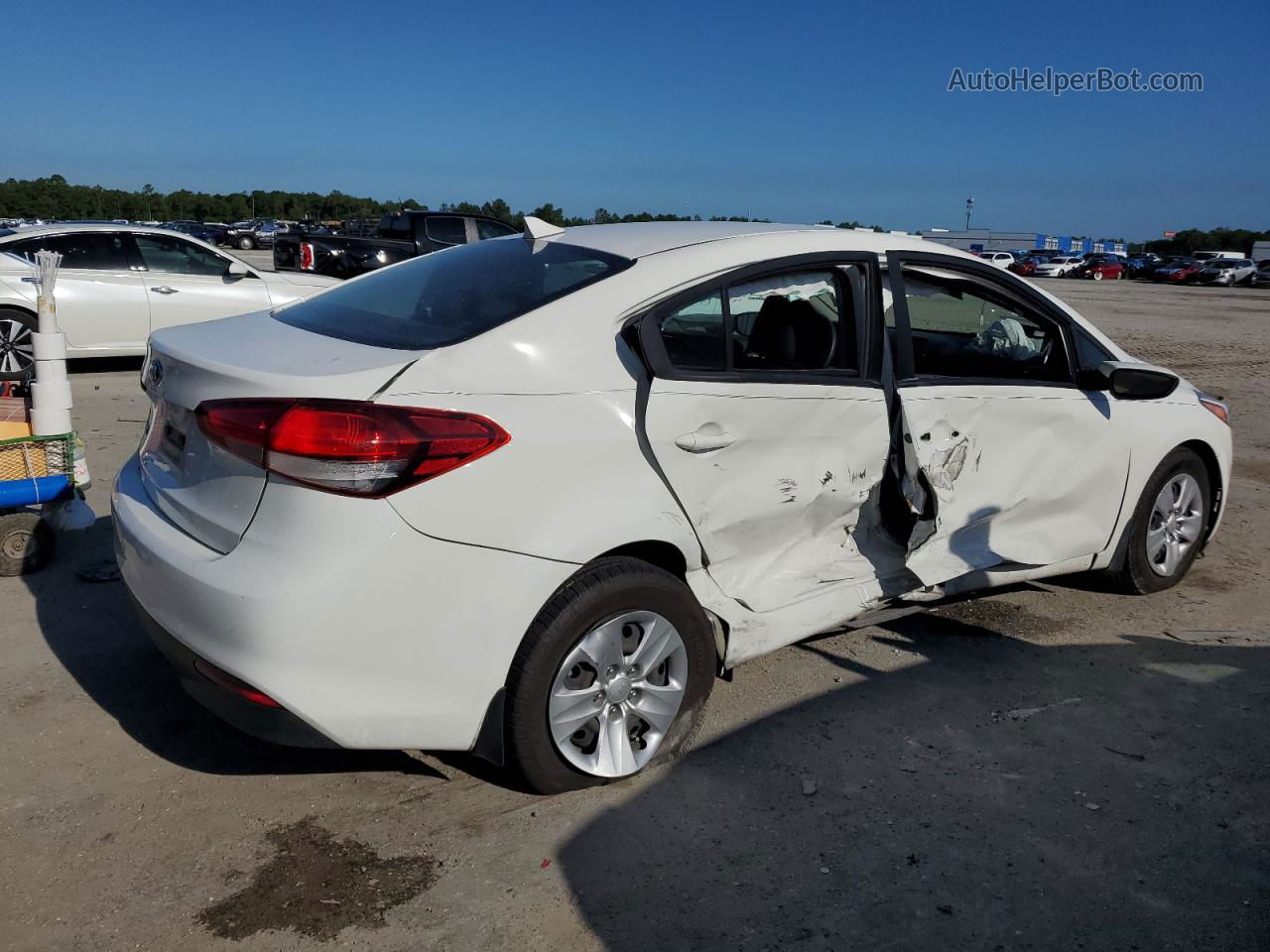 2018 Kia Forte Lx White vin: 3KPFK4A79JE213836