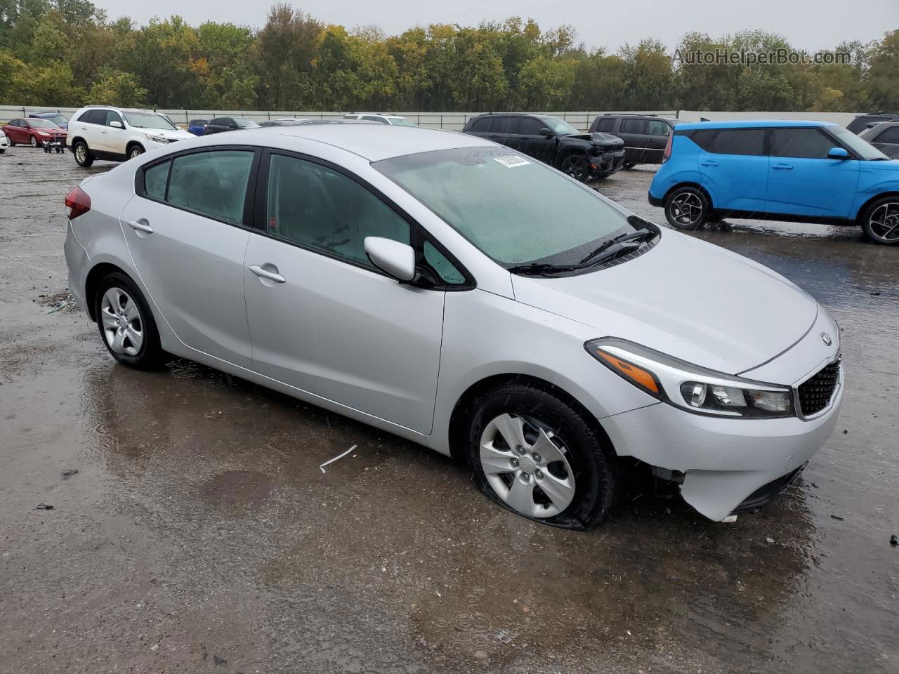 2018 Kia Forte Lx Silver vin: 3KPFK4A79JE220138