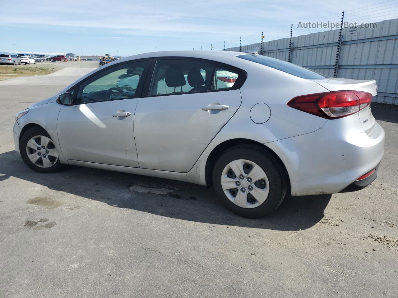 2018 Kia Forte Lx Silver vin: 3KPFK4A79JE220947