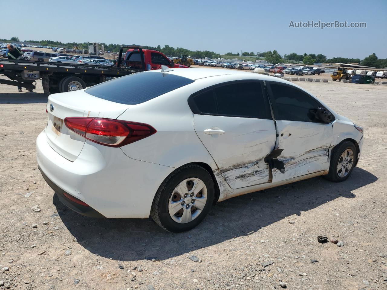 2018 Kia Forte Lx White vin: 3KPFK4A79JE231012