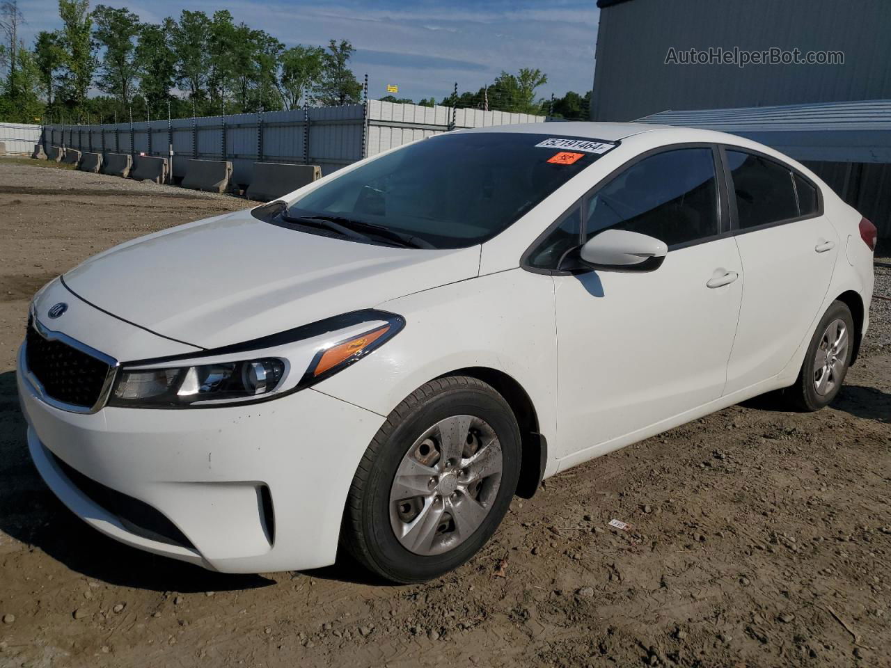 2018 Kia Forte Lx White vin: 3KPFK4A79JE268044