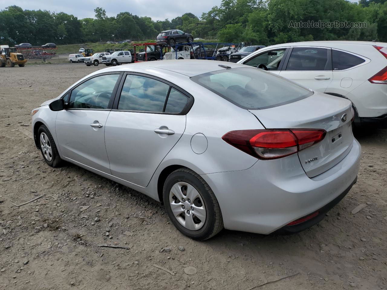 2017 Kia Forte Lx Silver vin: 3KPFK4A7XHE010027