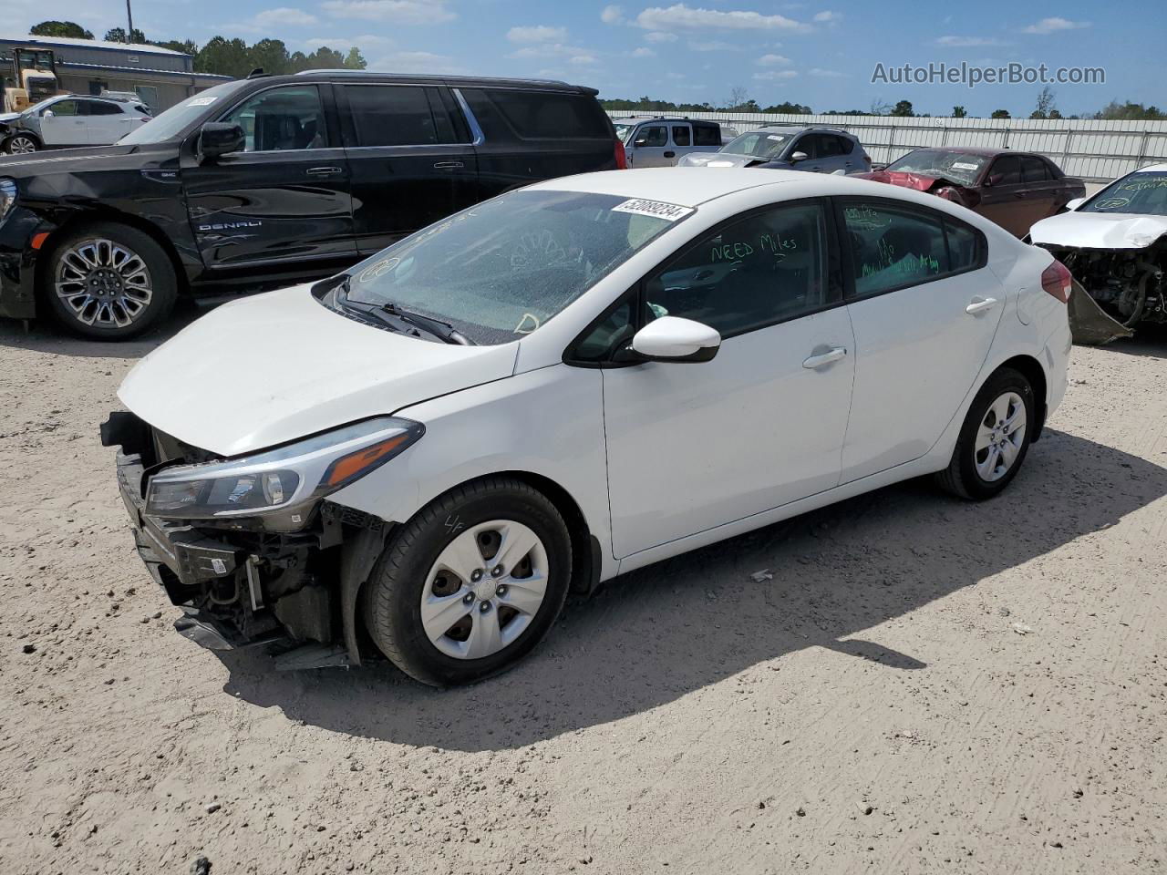 2017 Kia Forte Lx White vin: 3KPFK4A7XHE054156