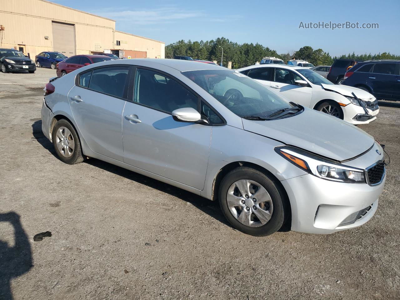 2017 Kia Forte Lx Silver vin: 3KPFK4A7XHE069305