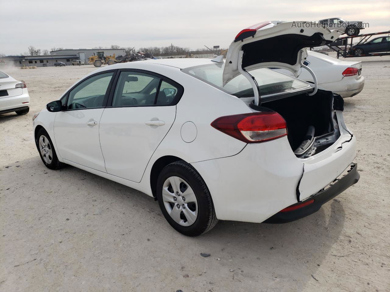 2017 Kia Forte Lx Белый vin: 3KPFK4A7XHE072897