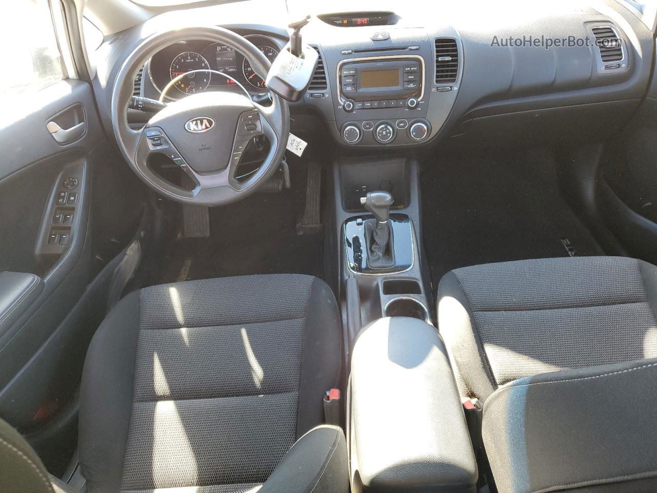 2017 Kia Forte Lx White vin: 3KPFK4A7XHE091496