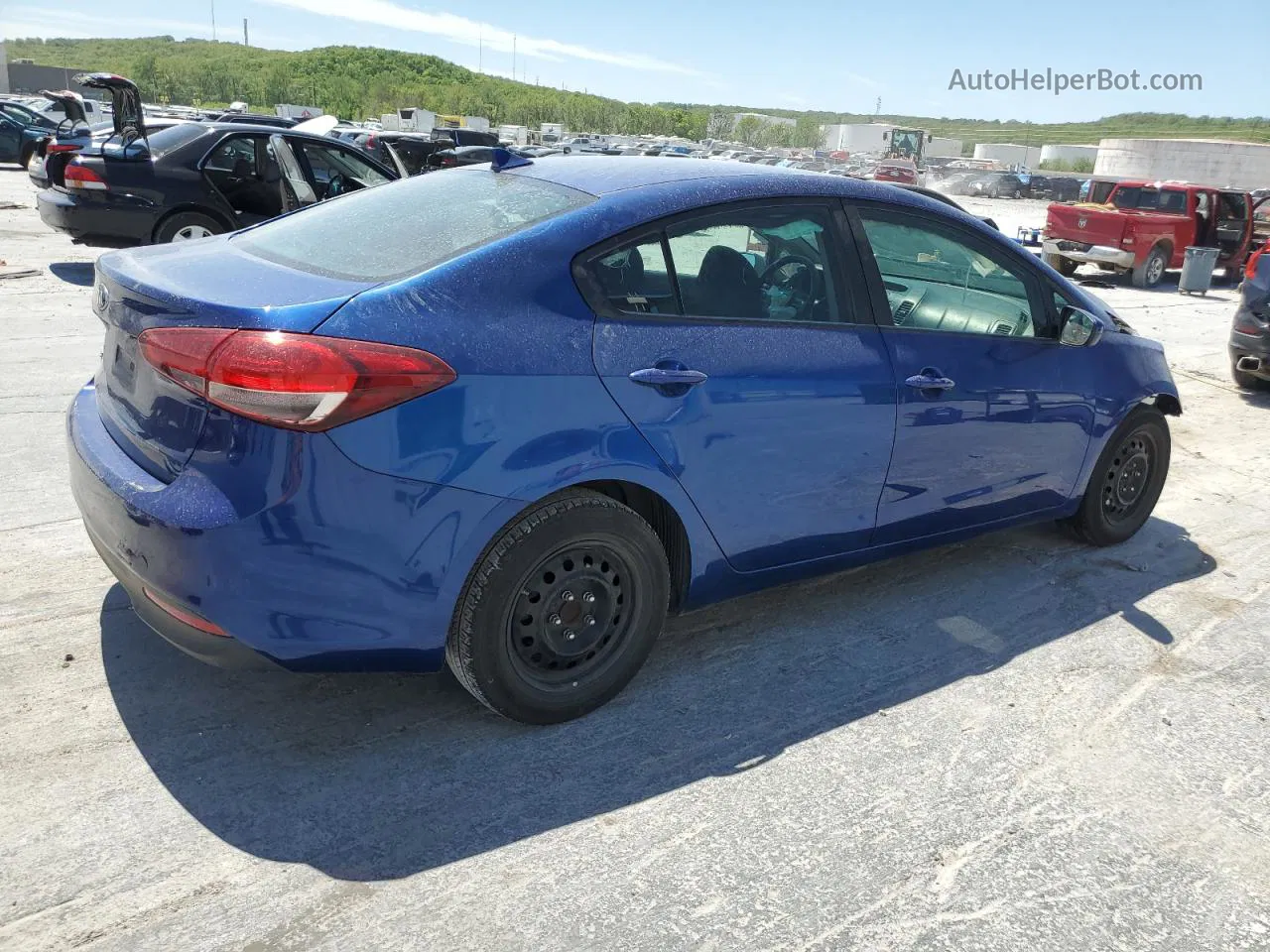 2018 Kia Forte Lx Blue vin: 3KPFK4A7XJE272040