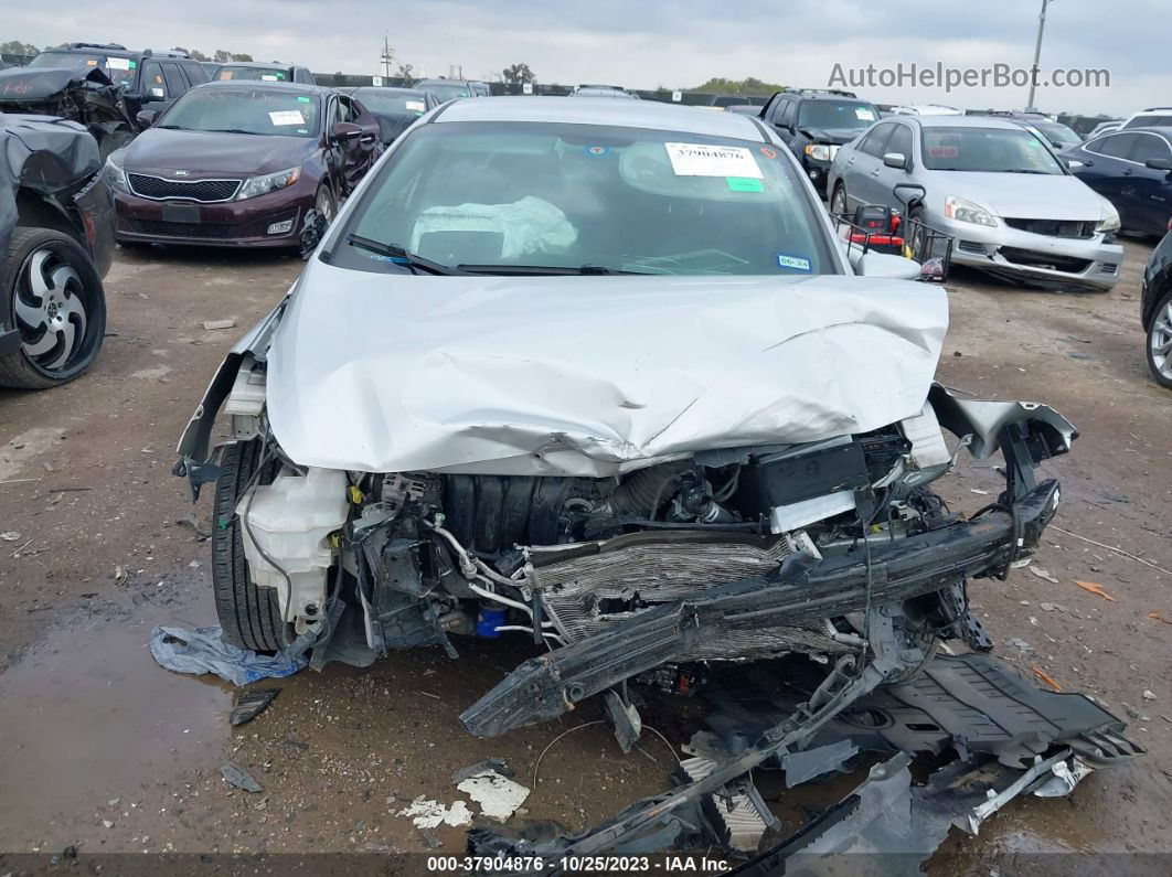 2018 Kia Forte Lx Silver vin: 3KPFK4A7XJE276234