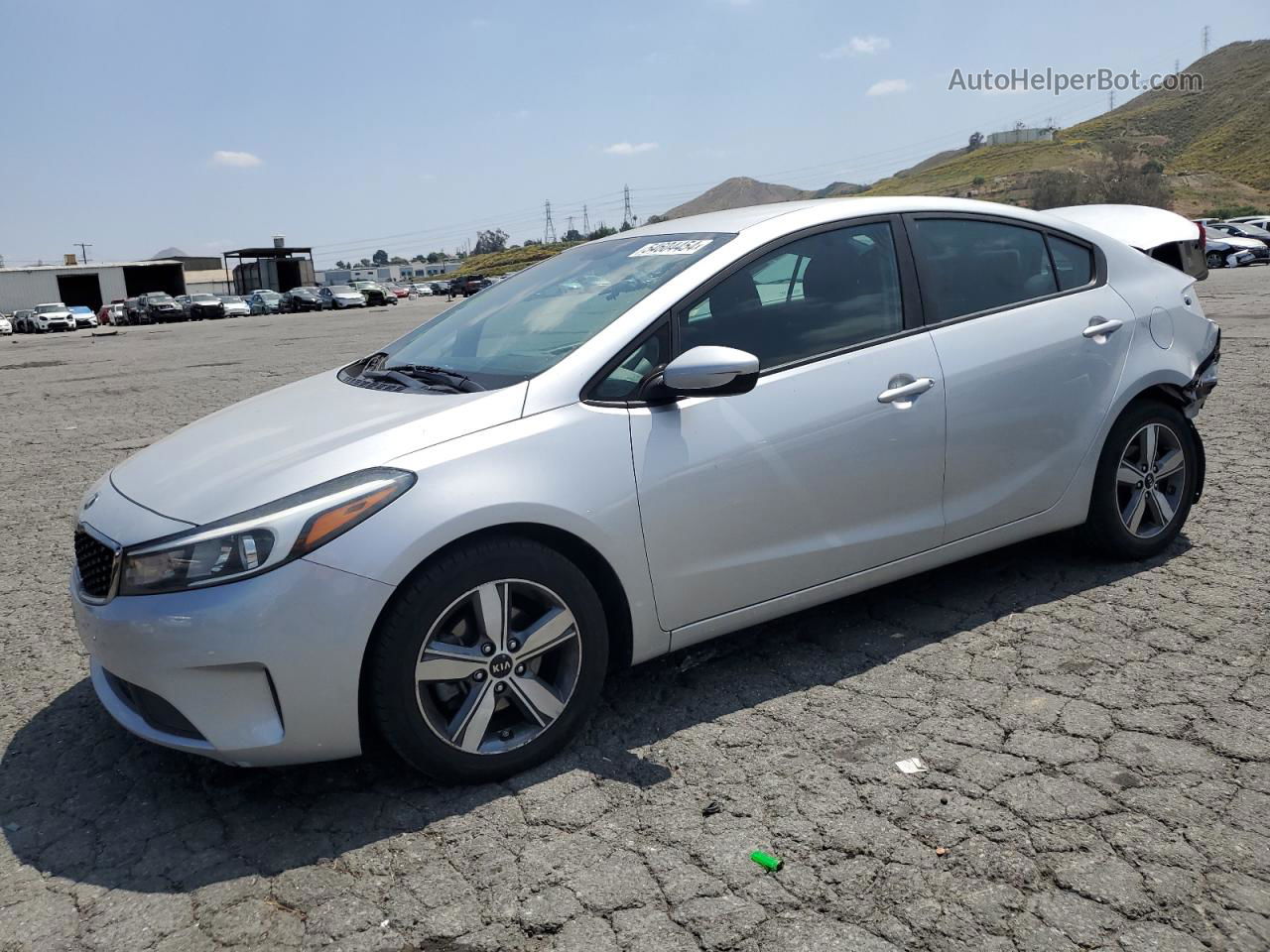 2018 Kia Forte Lx Silver vin: 3KPFL4A70JE173241