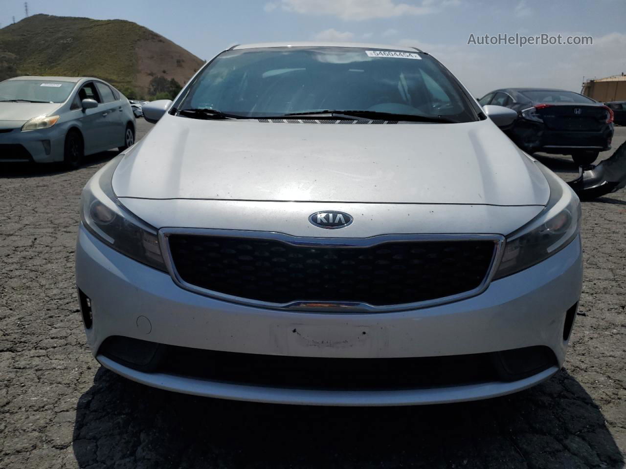 2018 Kia Forte Lx Silver vin: 3KPFL4A70JE173241